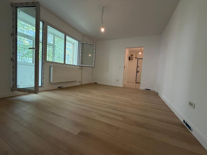 Titan, 3 minute metrou si parc Al. Zavideni,